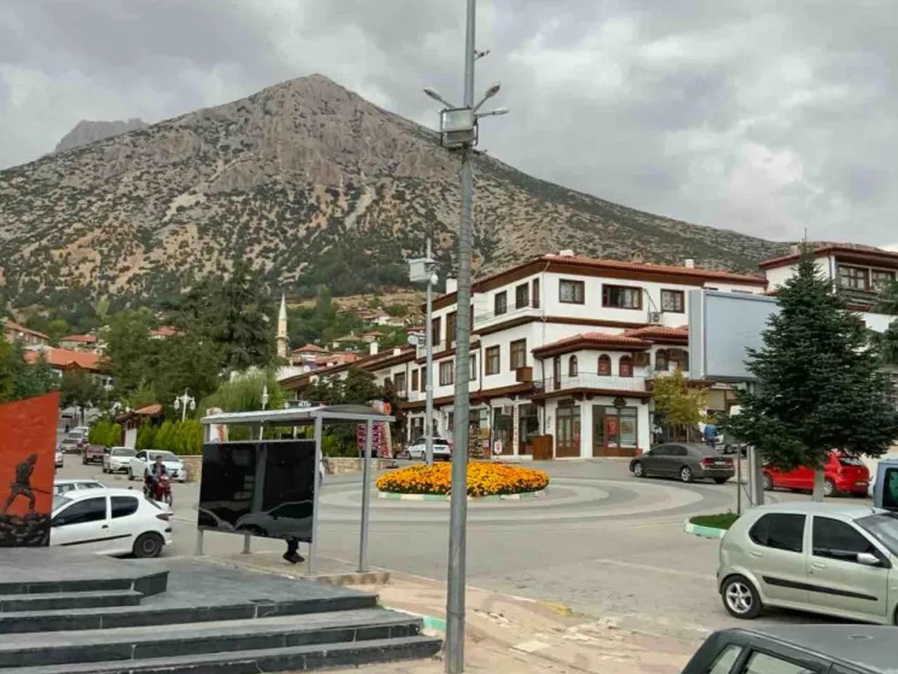 1 Şakir Akça Sokak - 2