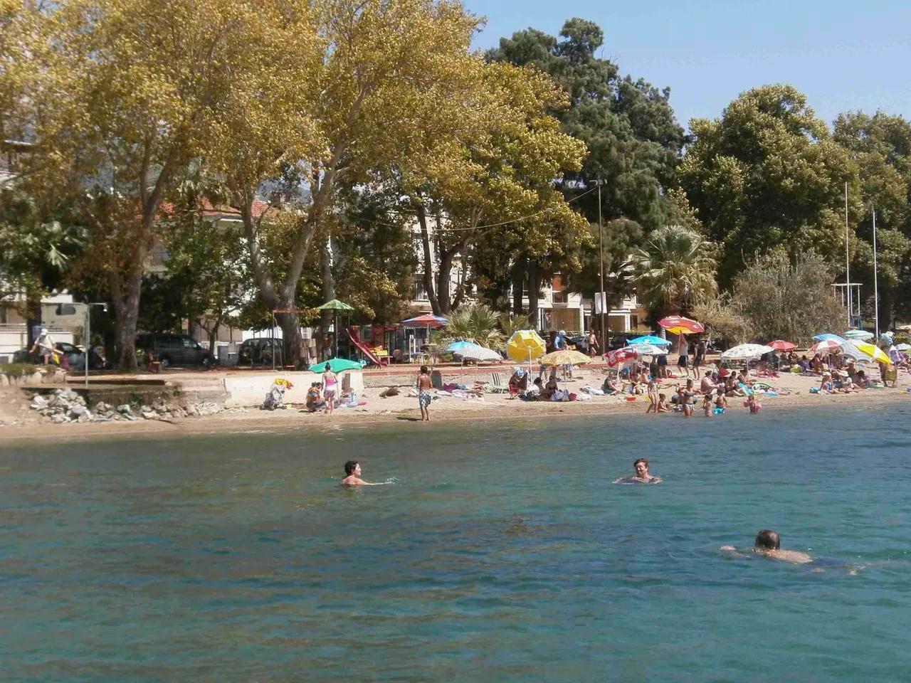 Akçam Otel Önü Plajı - 2