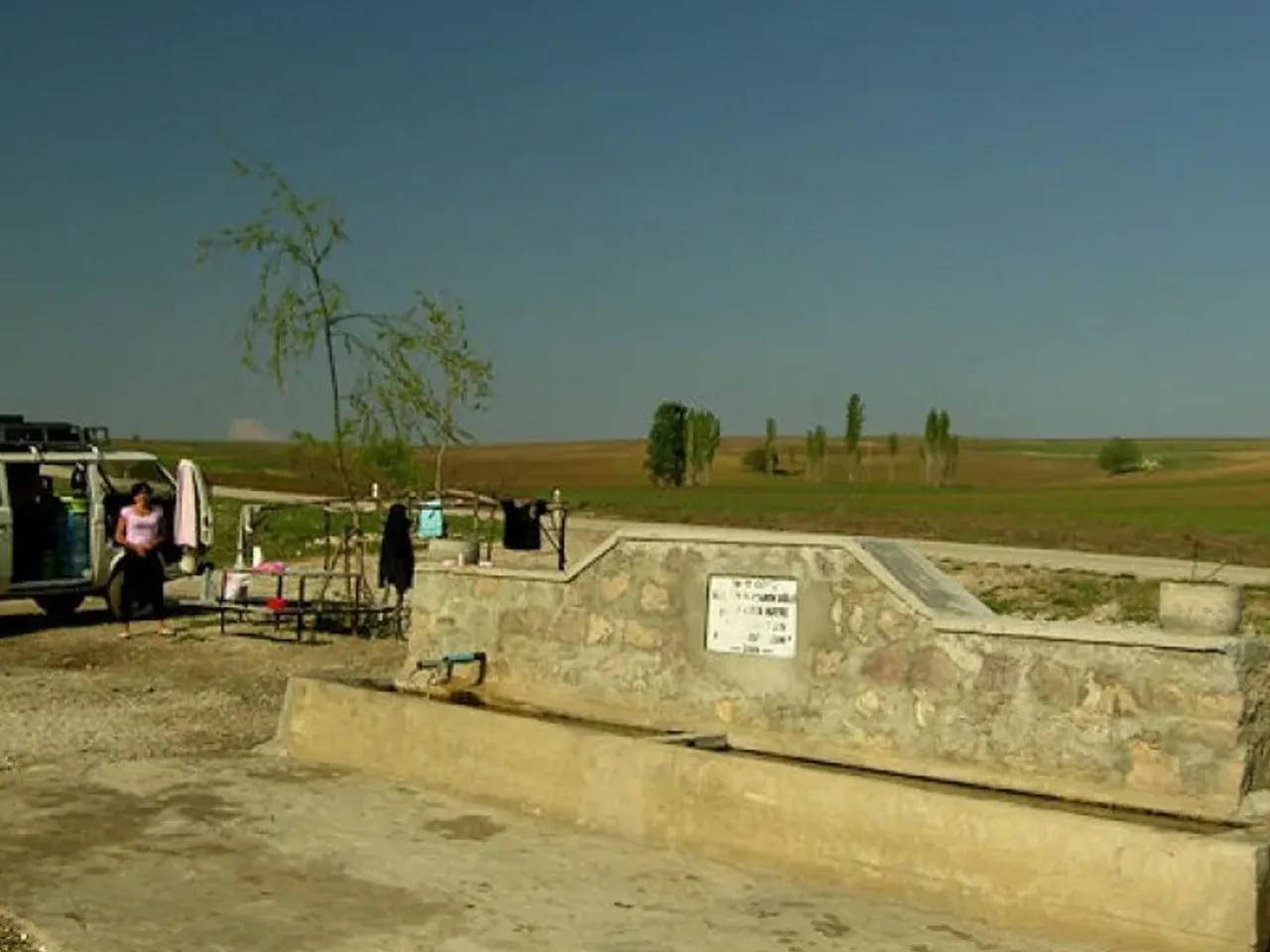 Alacahöyük, Alacahöyük Yolu - 1