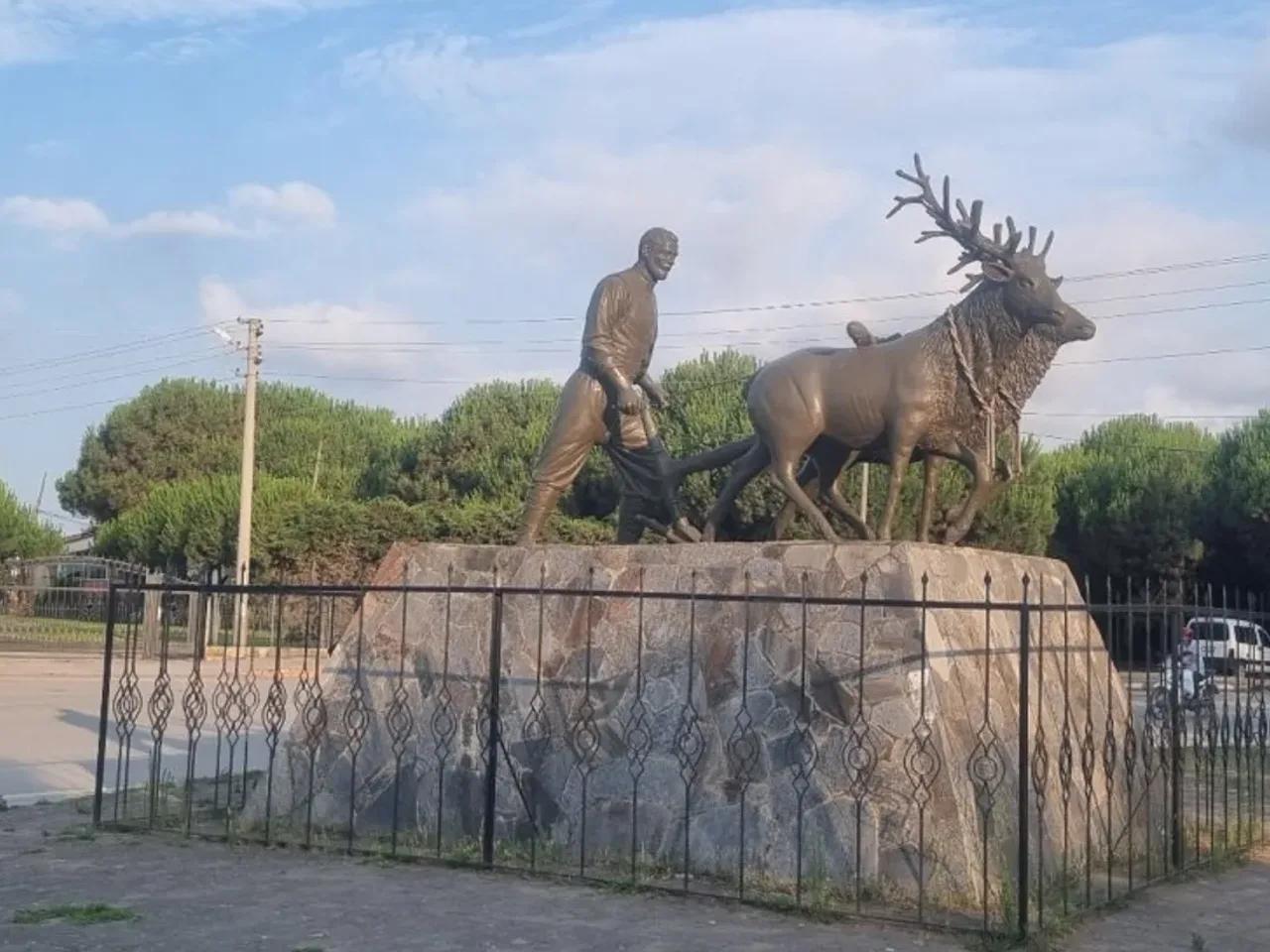Alaçam,Geyik Koşan Caddesi - 1