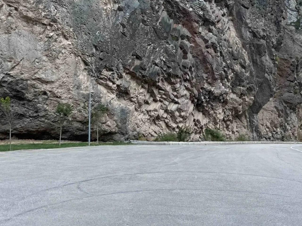 Artvin Merkez,90 Borçka Caddesi - 1