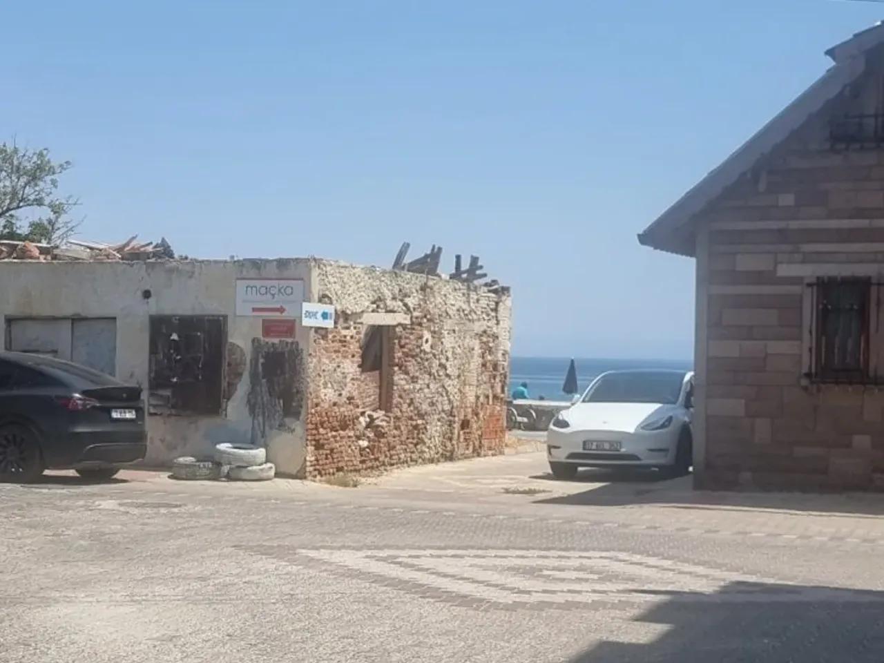 Ayvacık,2 Doktor Fazııl Küçük Sokak - 3