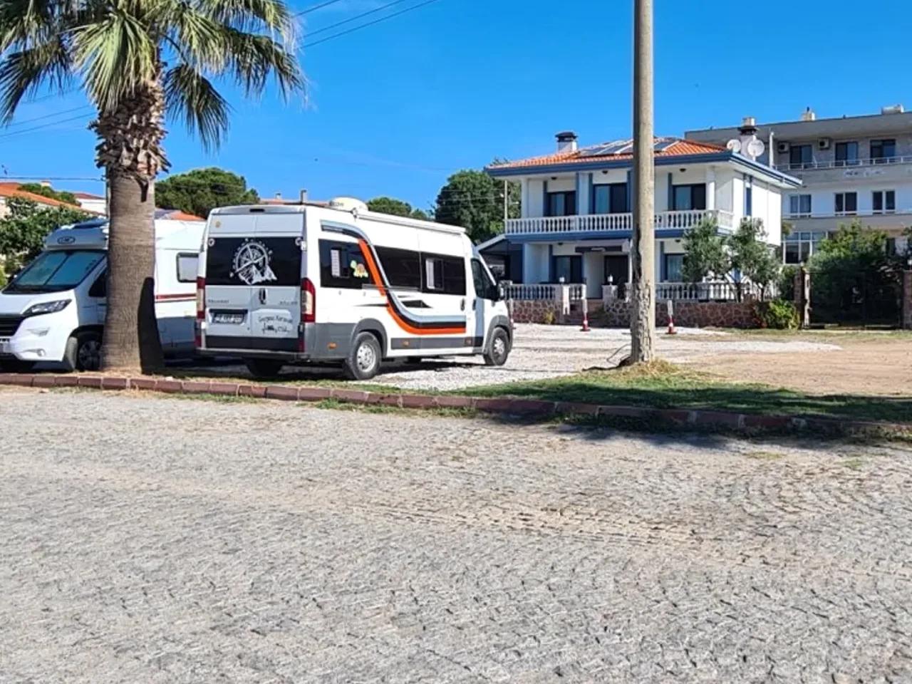 Ayvalık,10/A Mevlana Caddesi - 1