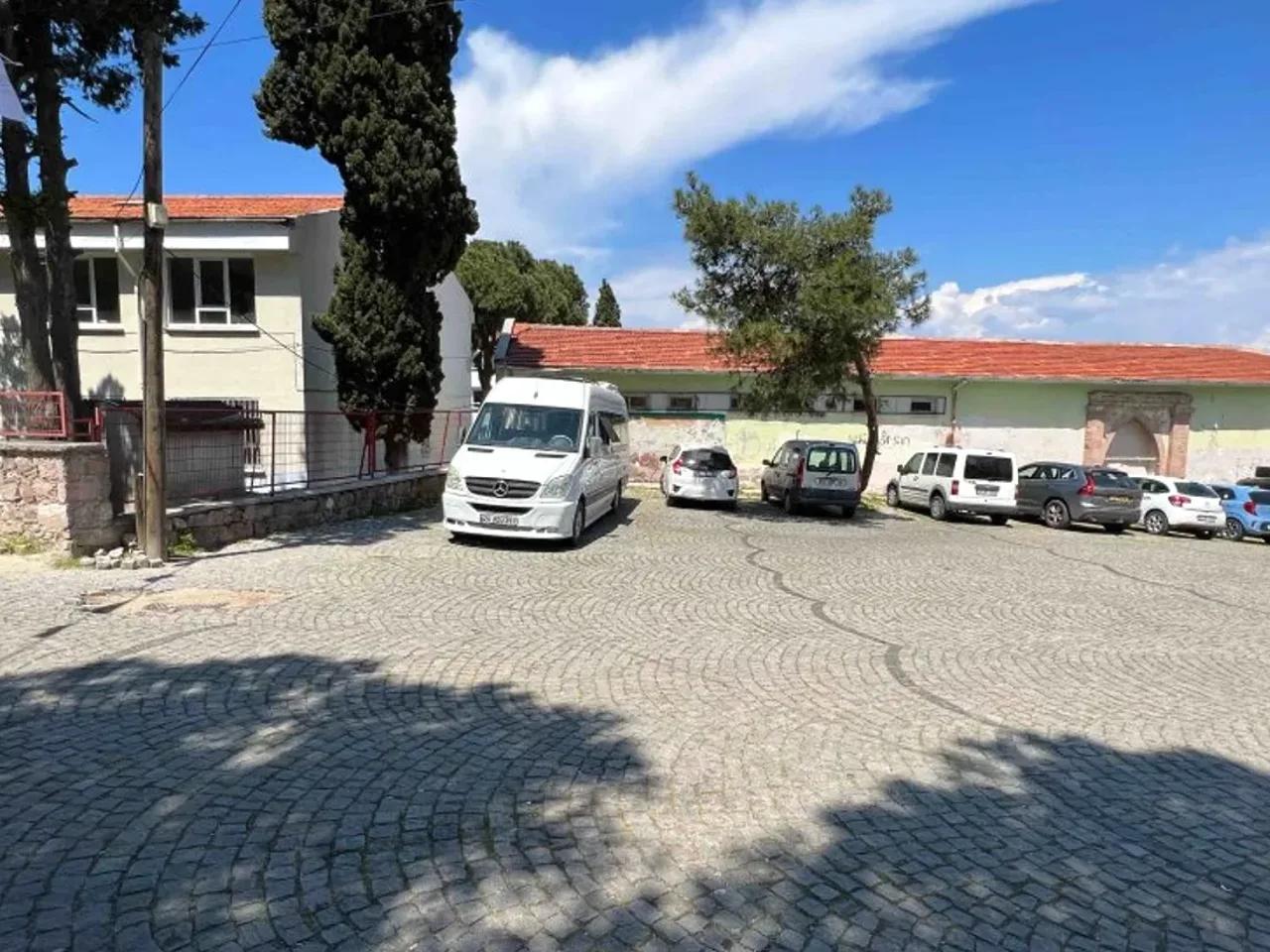 Ayvalık,233 Barbaros Caddesi - 2