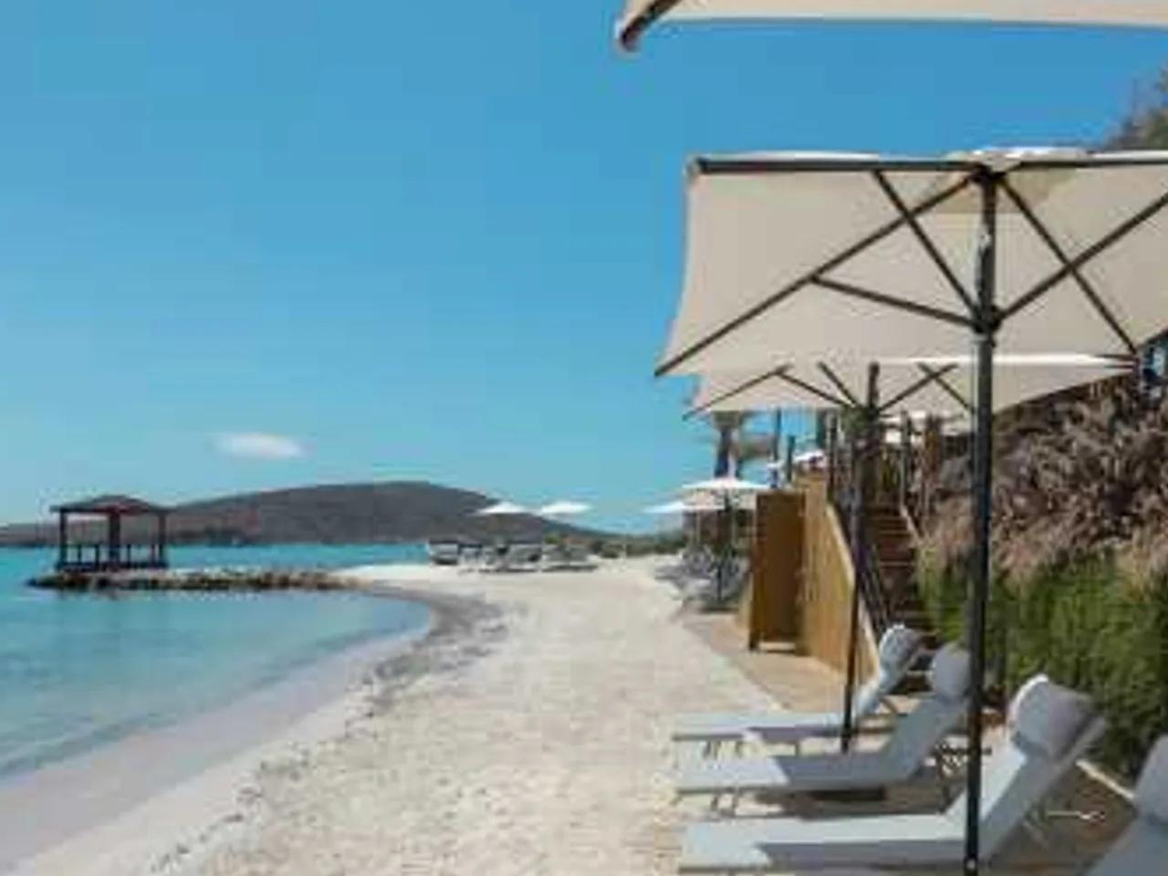 Biblos Beach Resort Otel Plajı