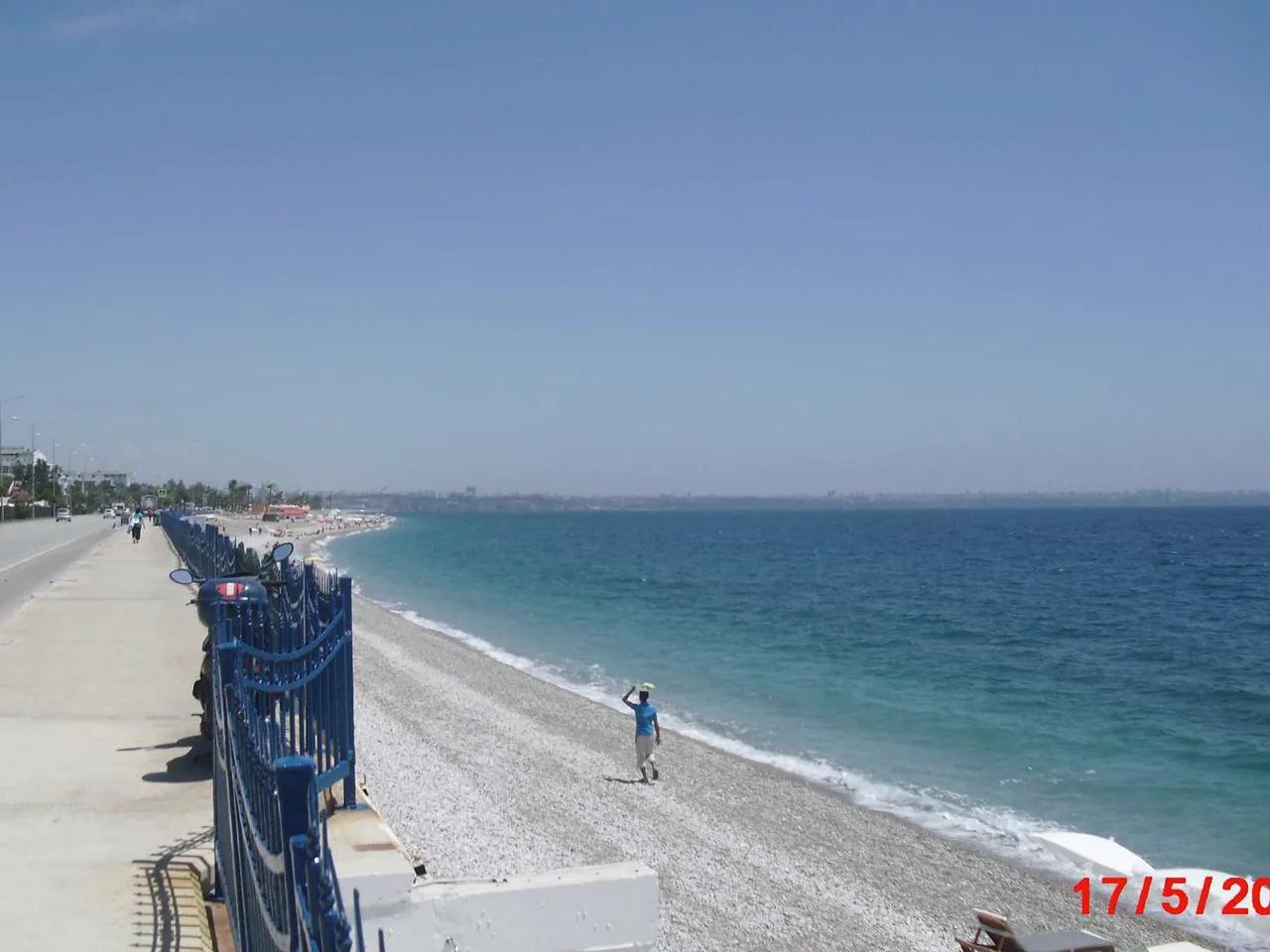 Crowne Plaza Plajı