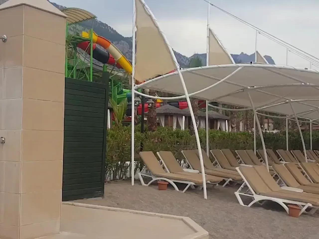 Crystal Flora Beach Hotel - 4