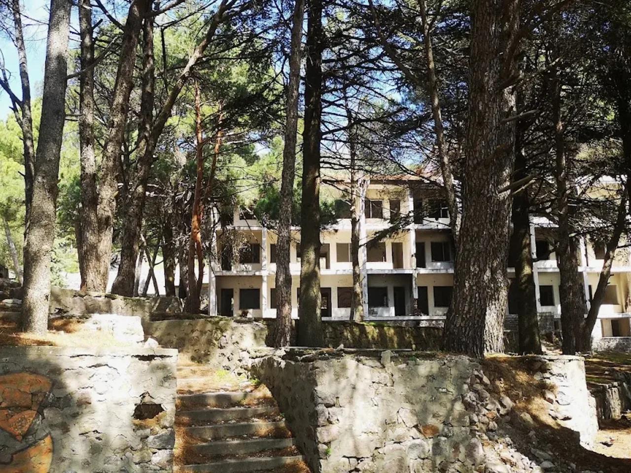 Dede Menengici Tabiat Anıtı