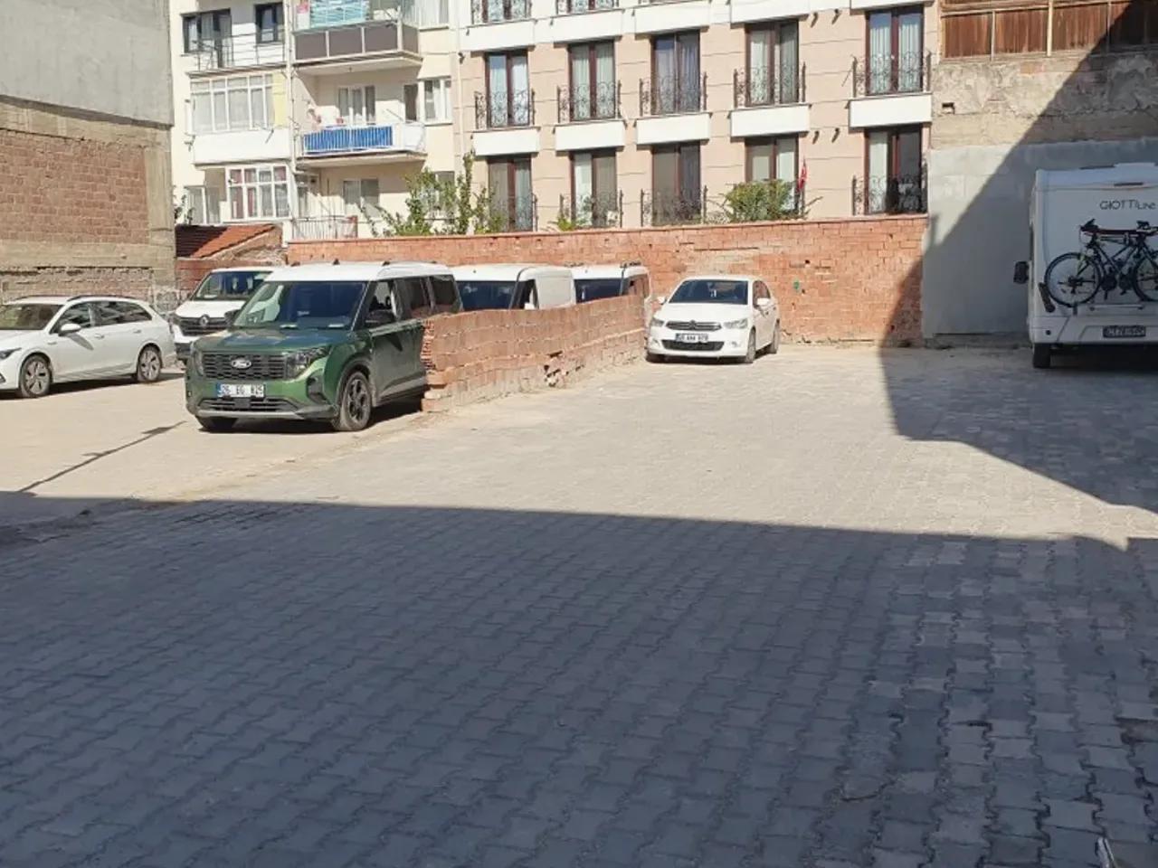 Dilekli Sokak, İstiklal Mahallesi - 1