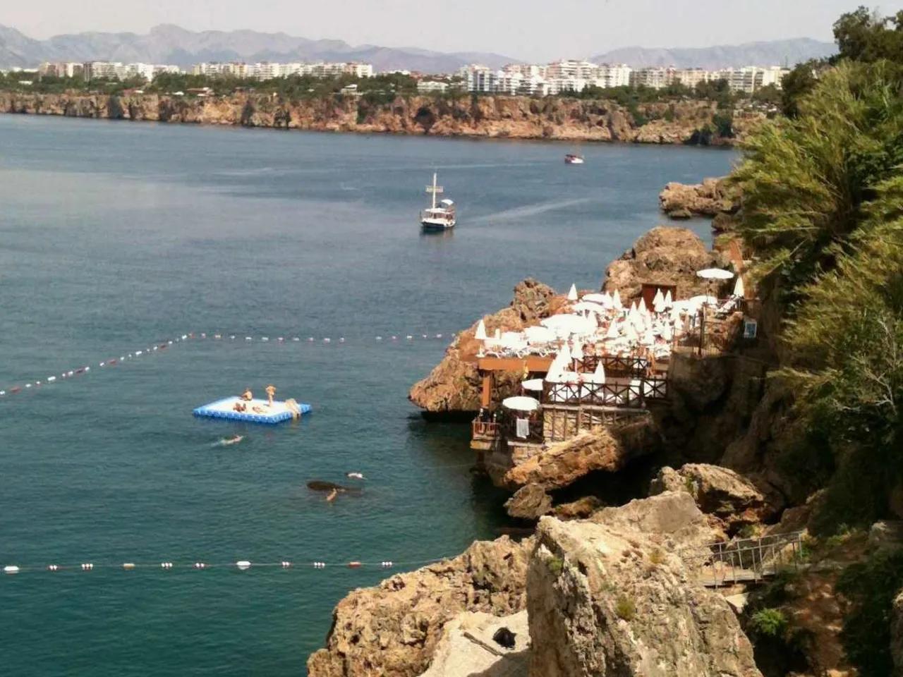 Divan Antalya Otel Plajı