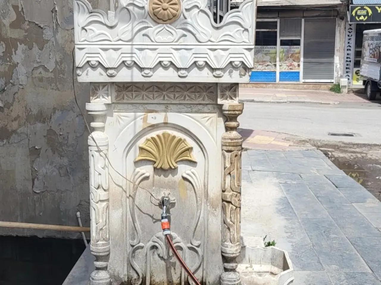 Gevaş,37 Yüzüncüyıl Caddesi - 1