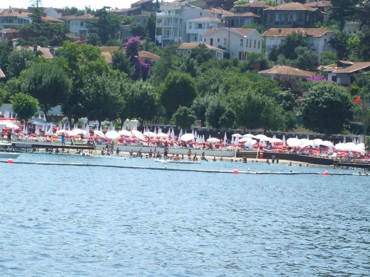 Heybeliada Sadıkbey Plajı