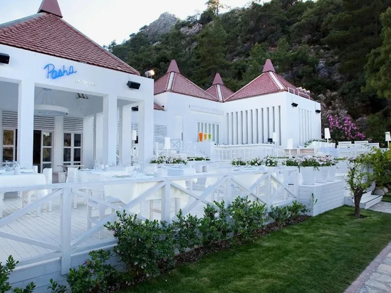 Hillside Beach Club
