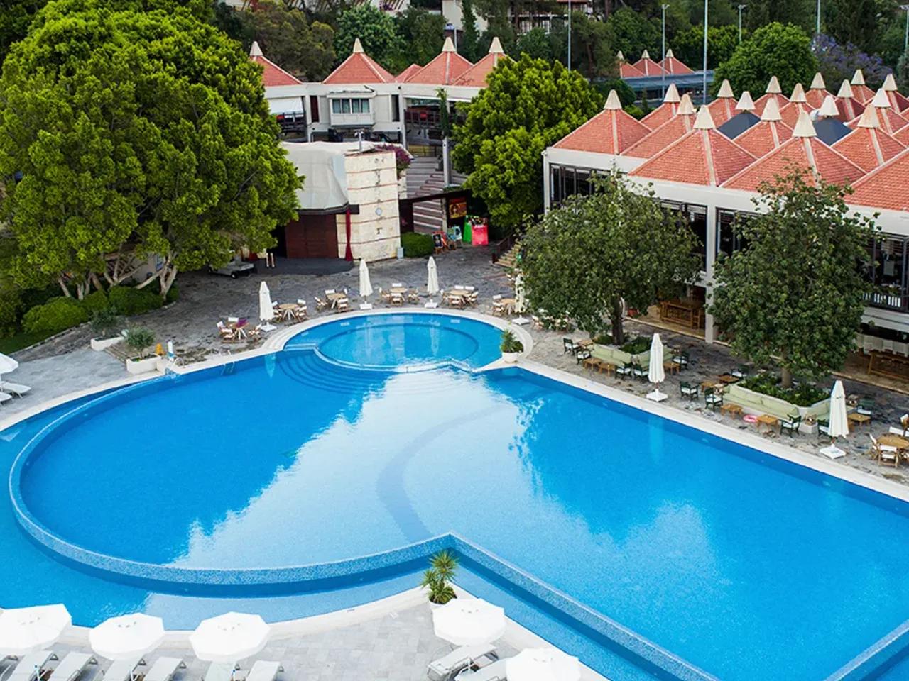 Hillside Beach Club - 4