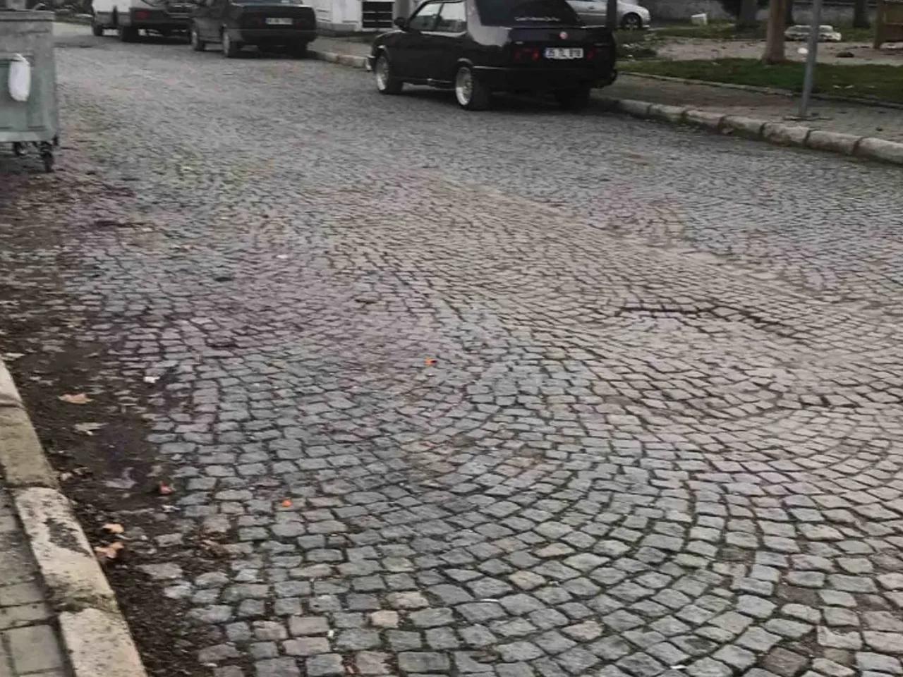 İzmir,2 2. Göçmen Sokak - 1