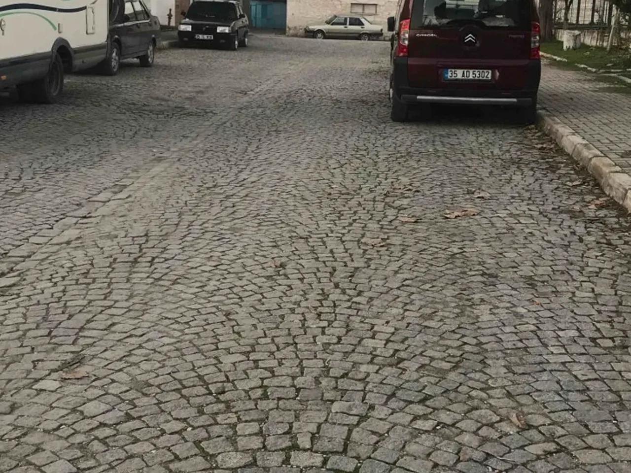 İzmir,2 2. Göçmen Sokak - 2