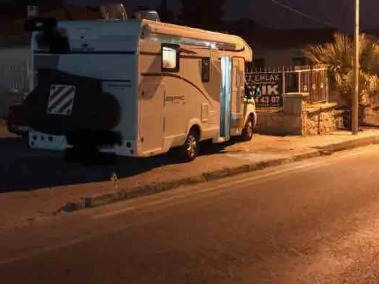 Izmir,82 Şifne Caddesi - 2