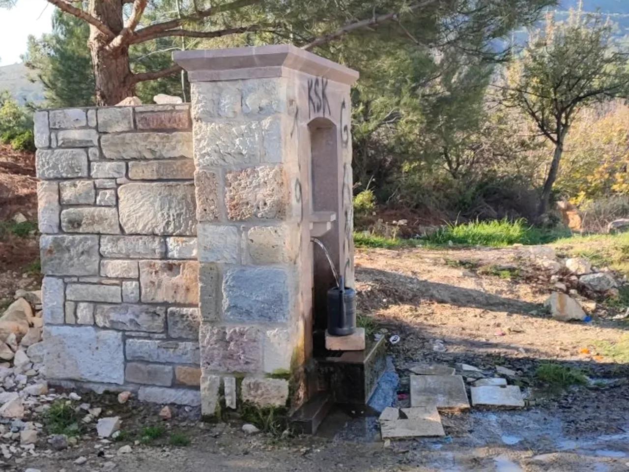 İzmir-Foça İl Yolu, Fevzipaşa Mahallesi - 1