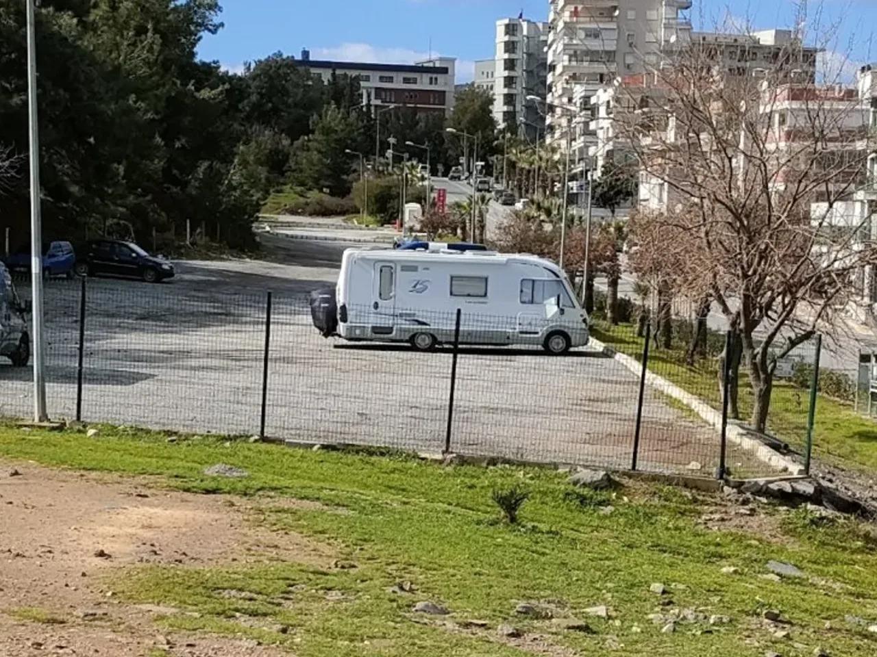 İzmir,No:124/6 Sakarya Caddesi - 1