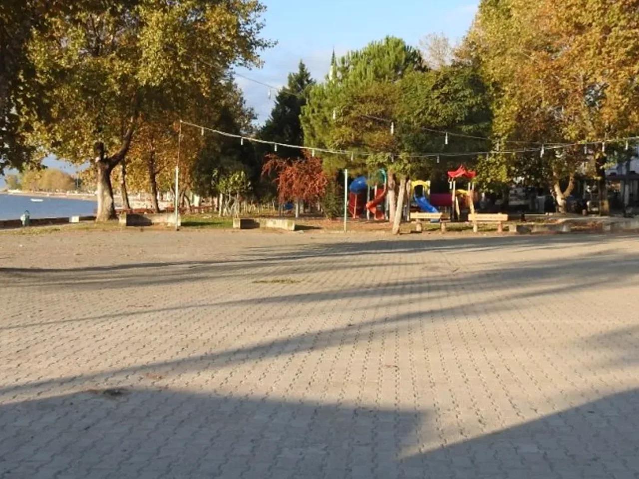 Iznik,  İznik Orhangazi Yolu - 2