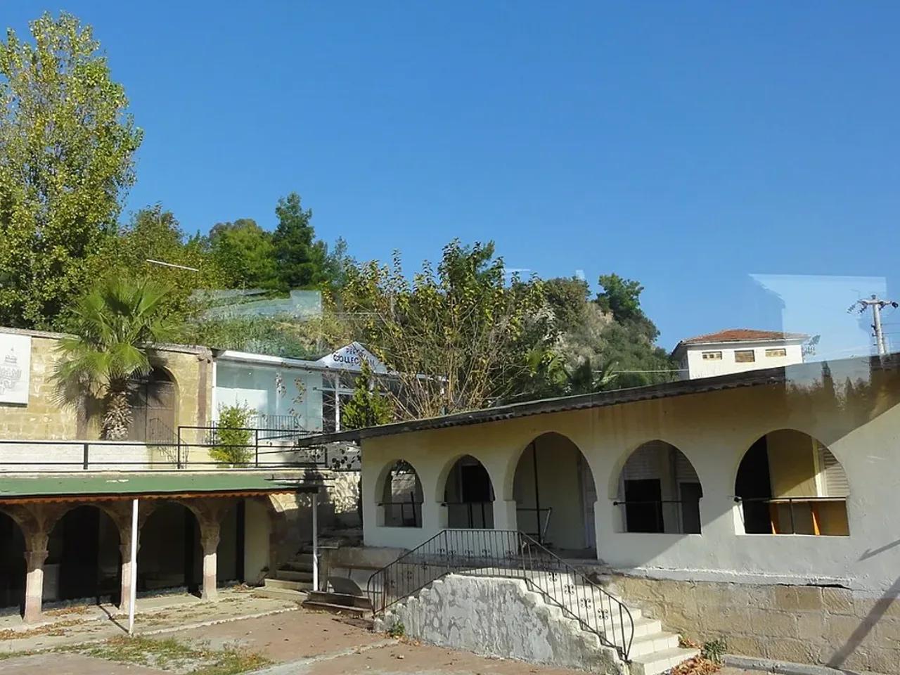 Kamelya World, Side Premium - 3