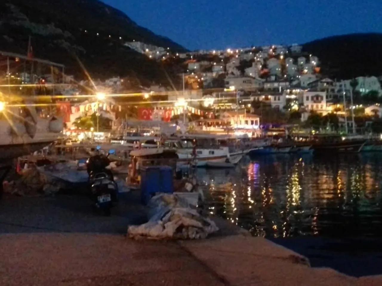 Kaş, No:3 Hastane Caddesi - 2