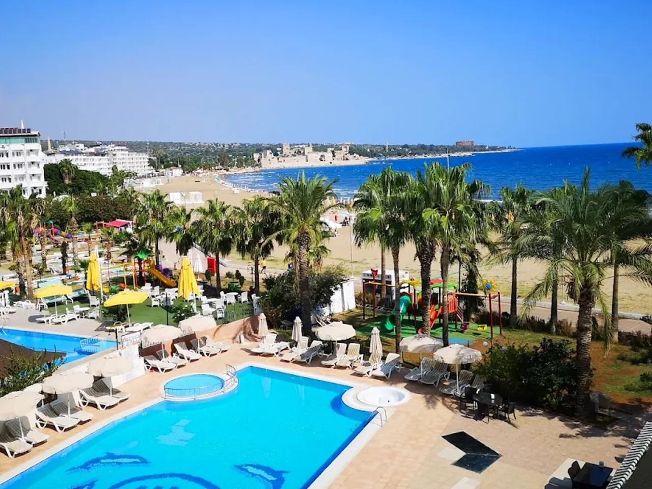 Kizkalesi Public Beach 1 , Kilikya Hotel - 4