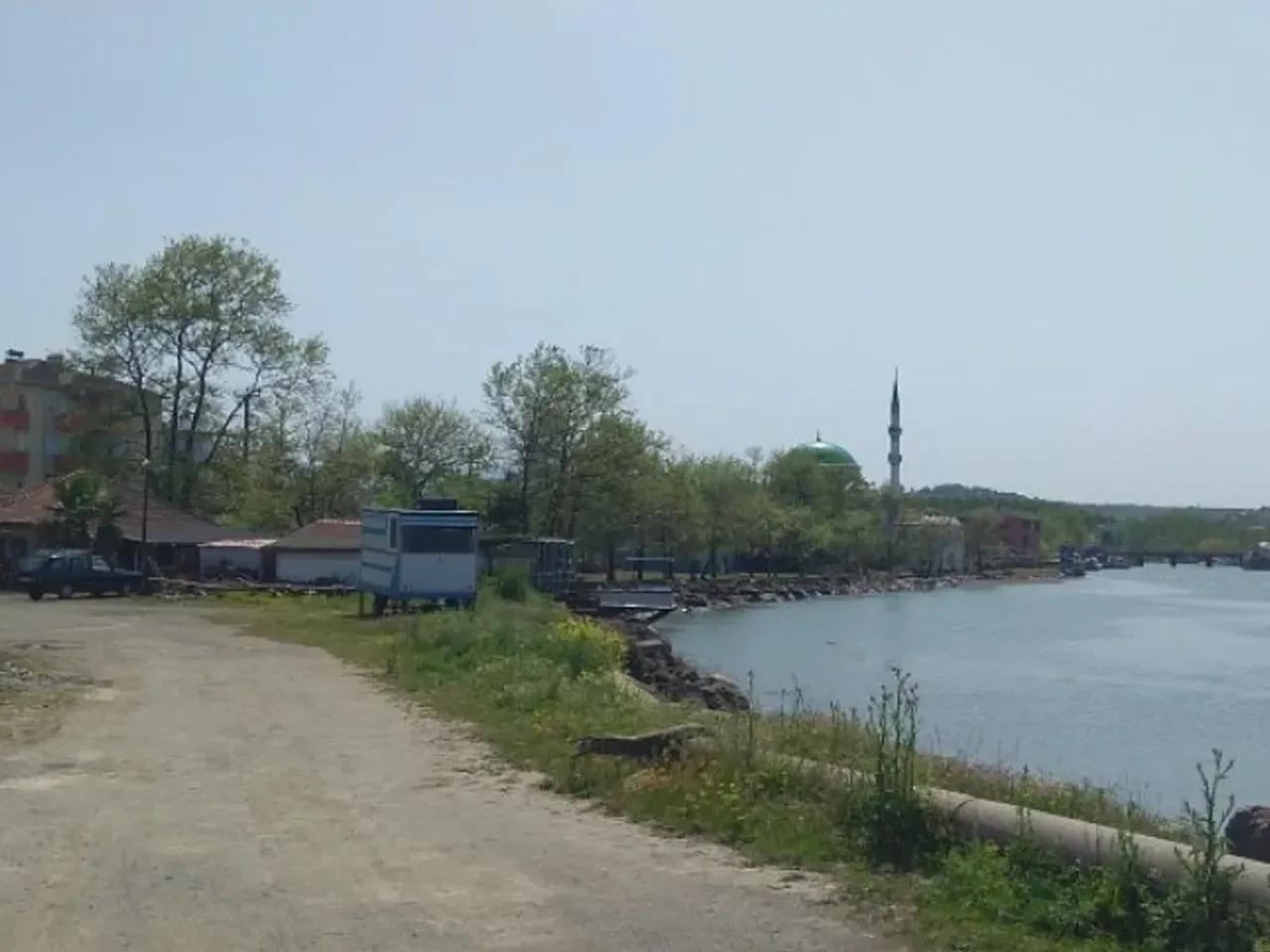 Köyü,Karasu Şile Yolu - 2