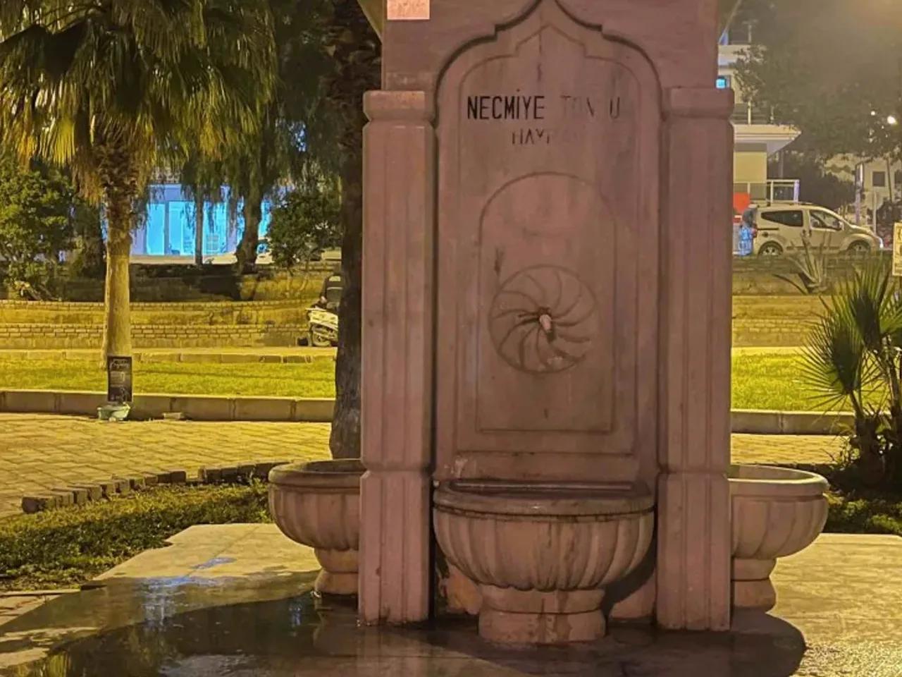 Kuşadası,Şevket Ühelge Parkı İçi Yolu - 1