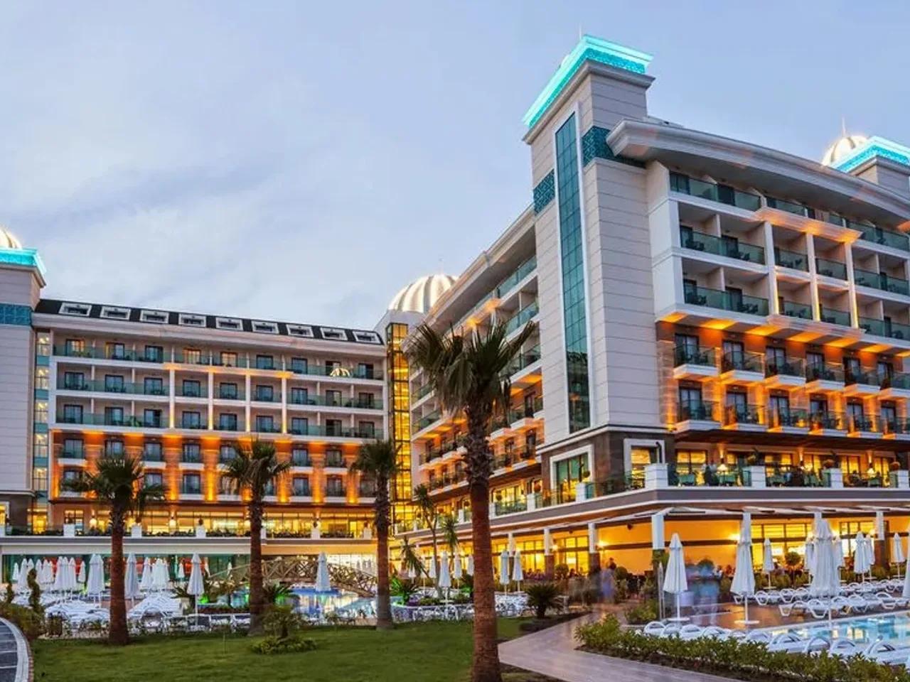 Luna Blanca Resort