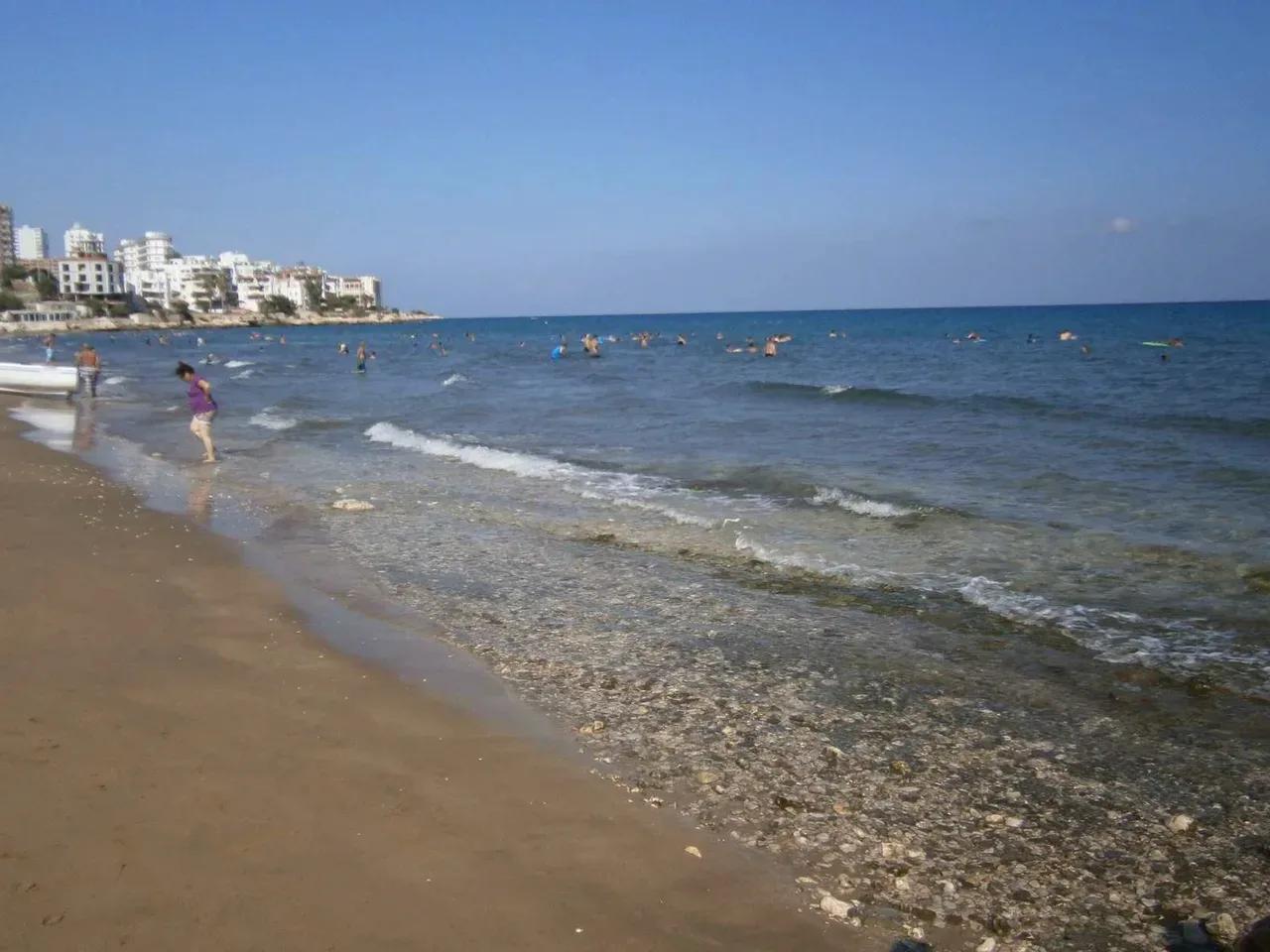 Mavi Beyaz Otel Plajı