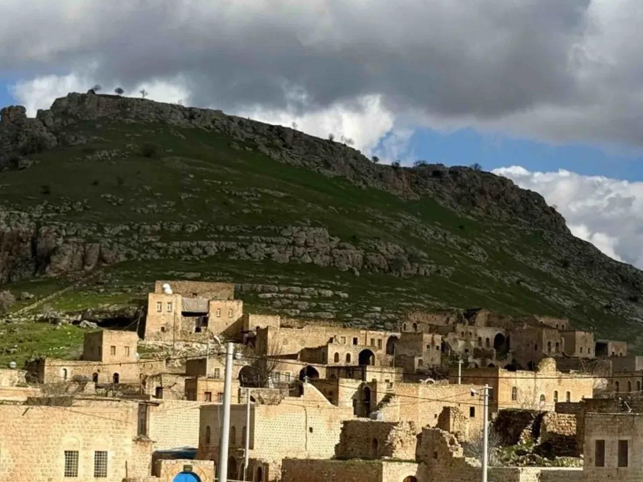 Midyat - Savur yolu, Savur - 1