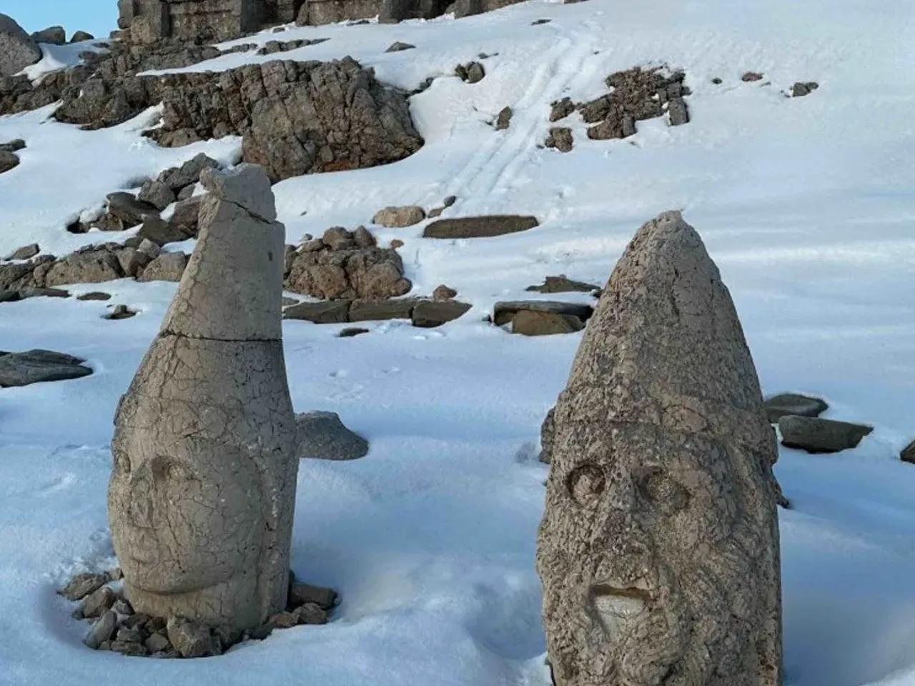 Nemrut Dağı Yolu - 3