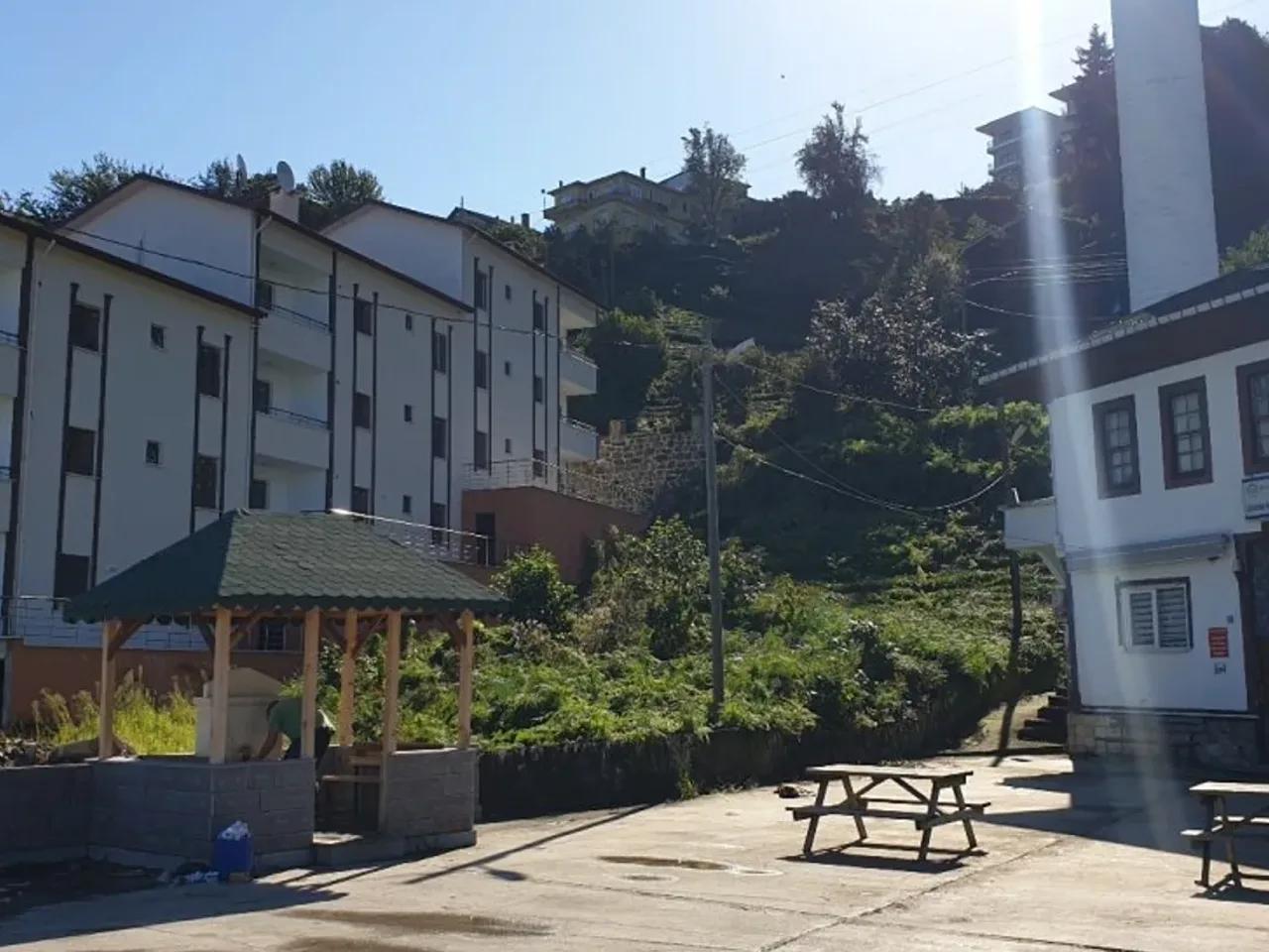 Of,47 Trabzon Rize Yolu - 2
