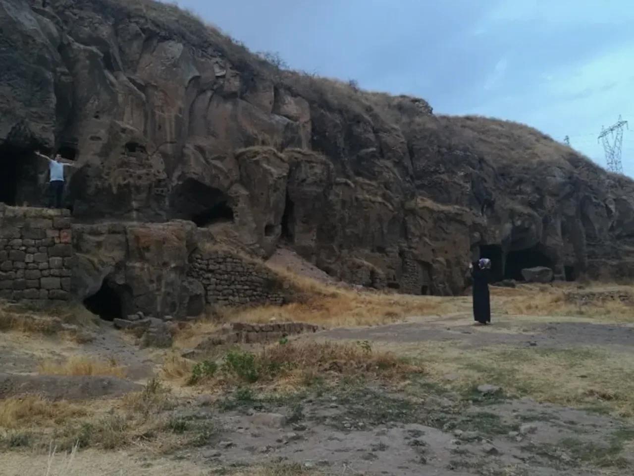 Ova Kışla Caddesi - 1