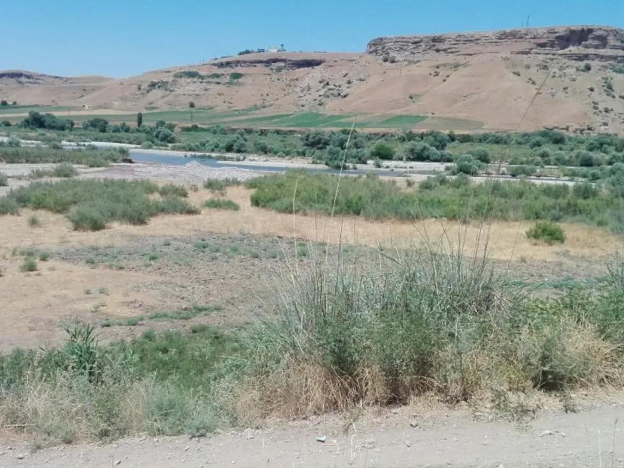 Oyuktaş, - 1