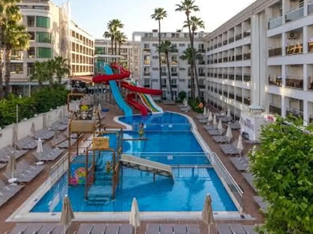 Prime Beach Hotel - 3