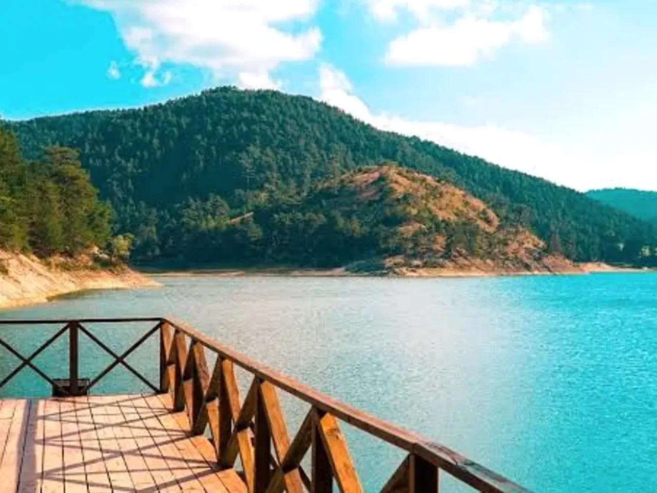 Sünnet Gölü Tabiat Parkı