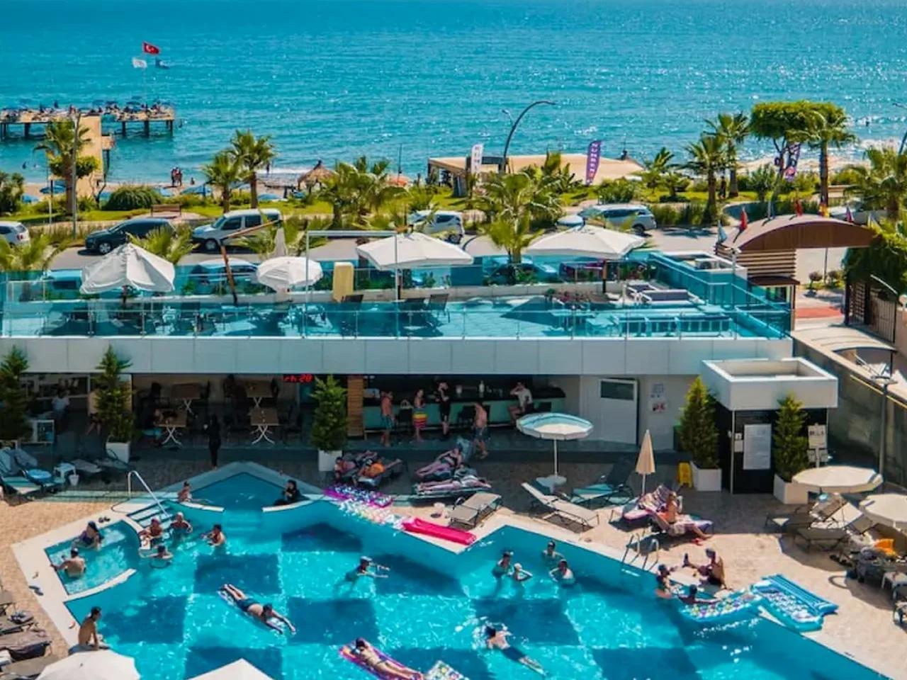 Sunprime C-Lounge Hotel - 4