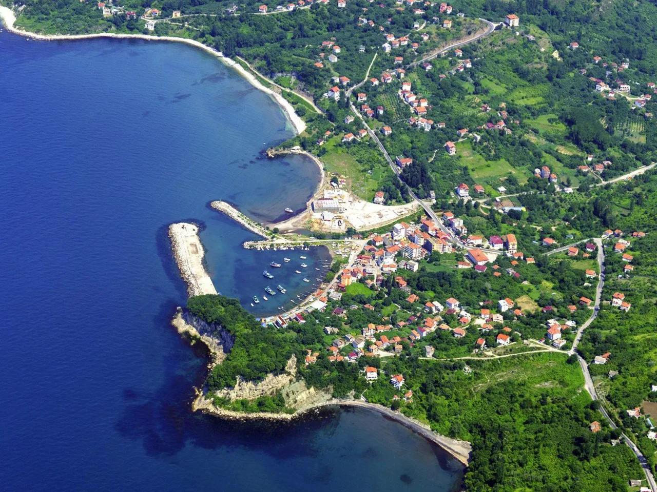 Tekkeönü Plajı (Batı)