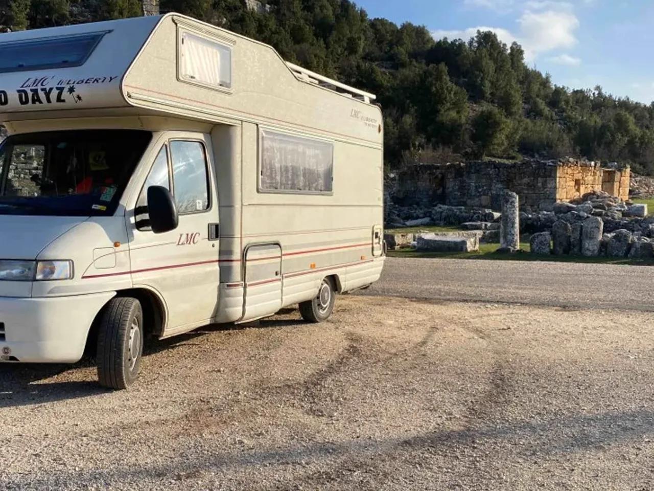 Gece Karavan Parkı - 2