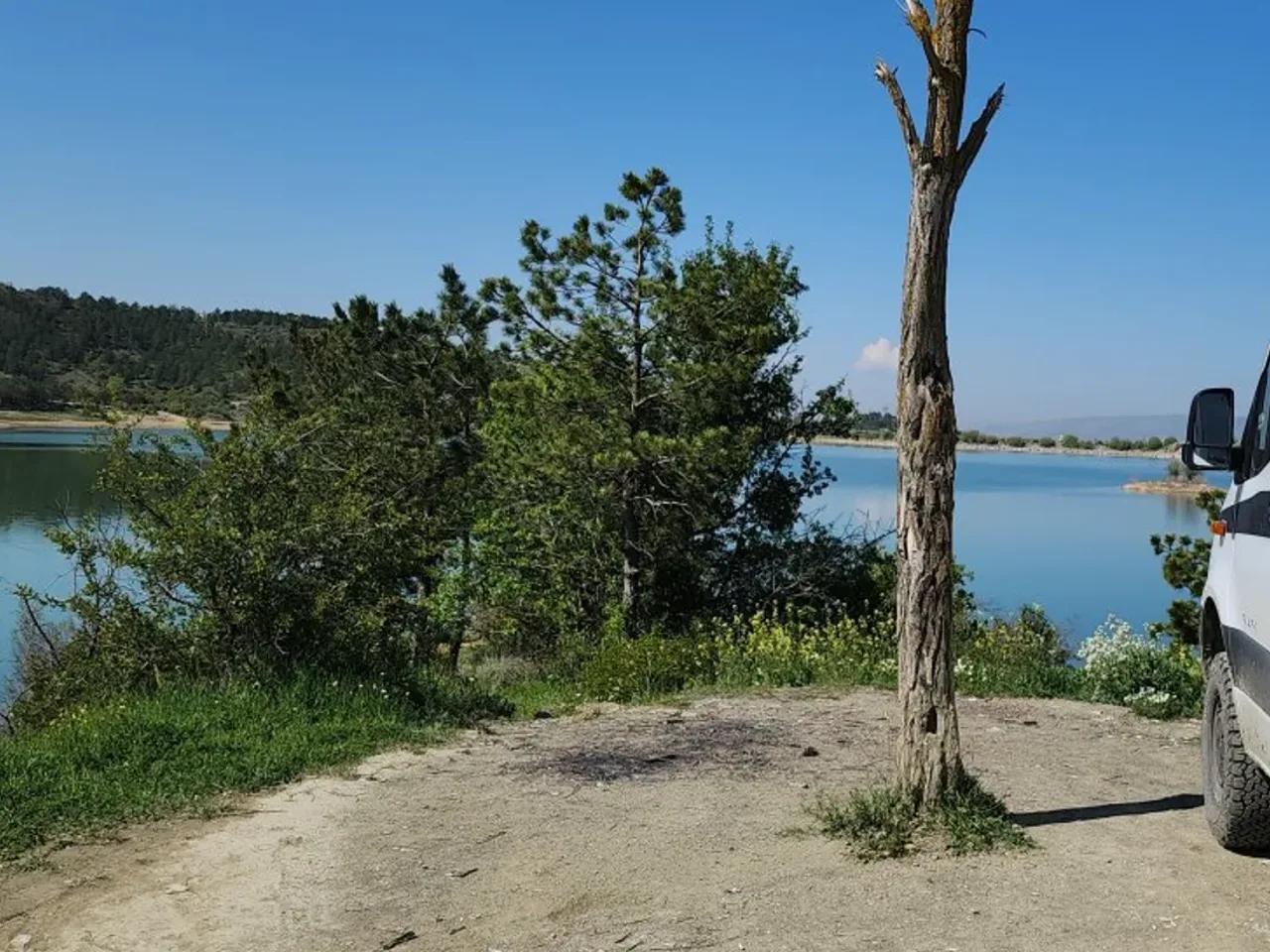 Üçtutlar, - 1