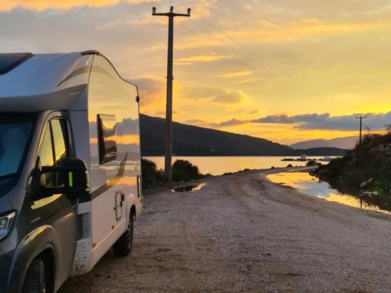 Gece Karavan Parkı - 2