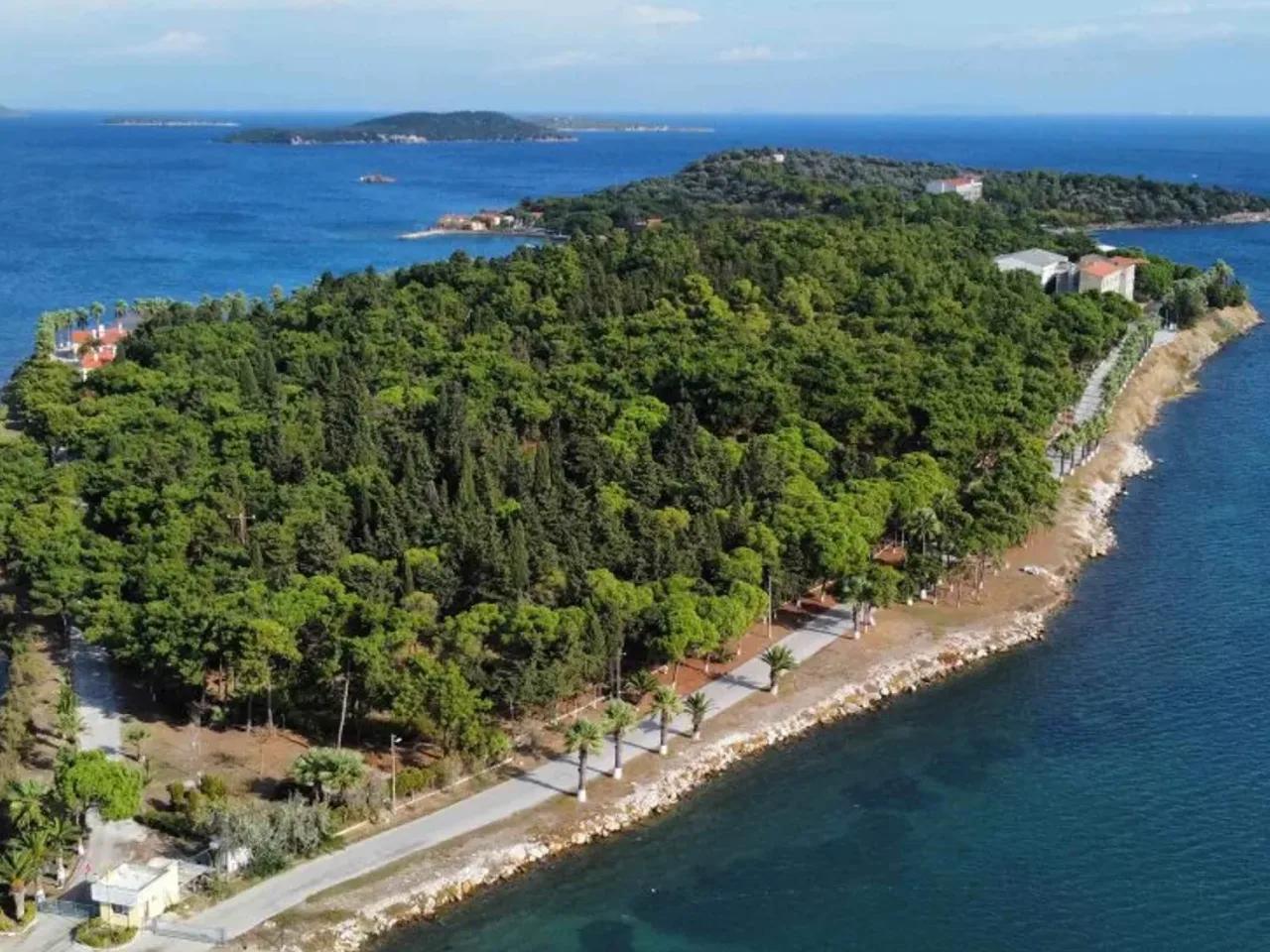 Urla,22 Ada Hastanesi Caddesi - 2
