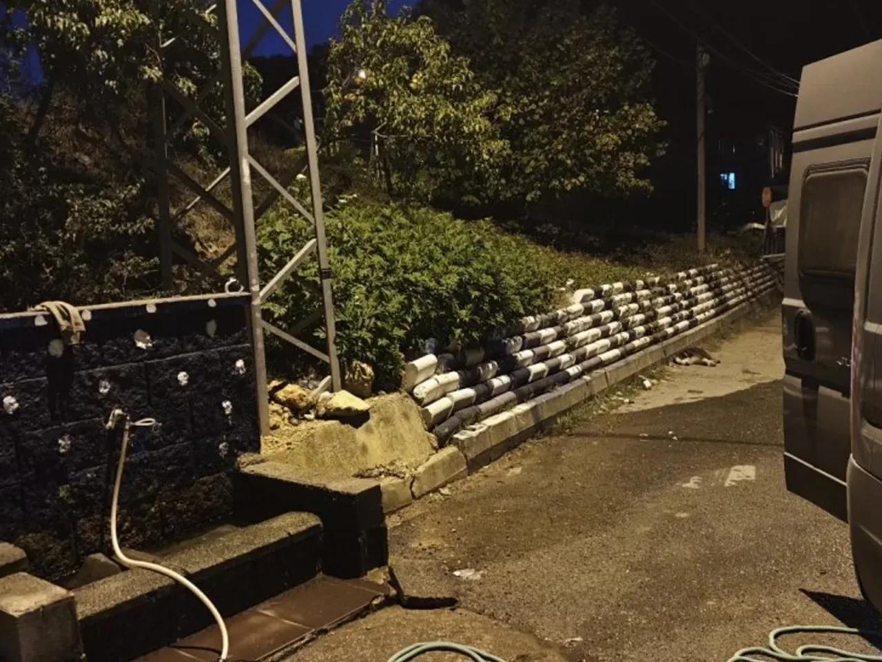 Üvezli,30 Valide Sultan Caddesi - 1