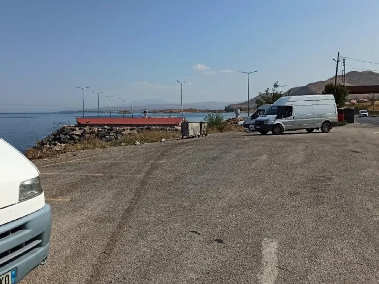 Van, - 2