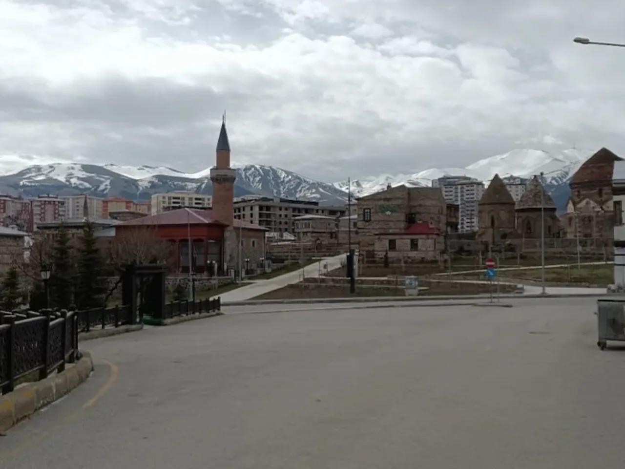 Yakutiye,22 Çifte Minareler Sokak - 2