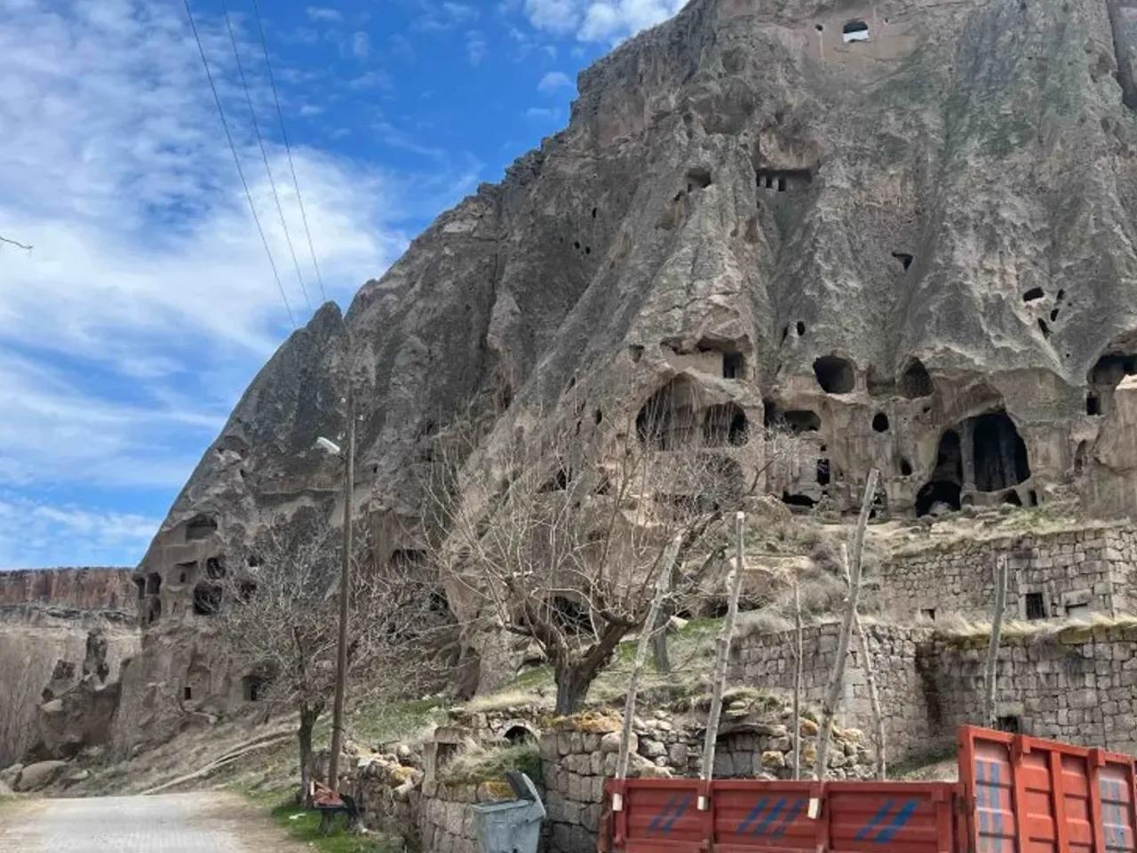 Yaprakhisar, - 1