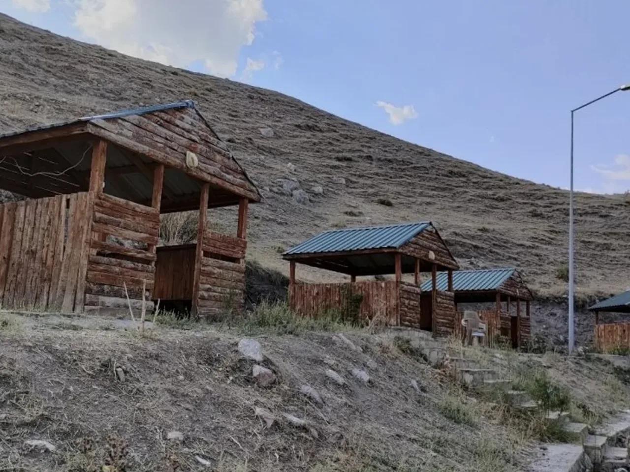 Yukarıtavla,60 İshak Paşa Sokak - 3