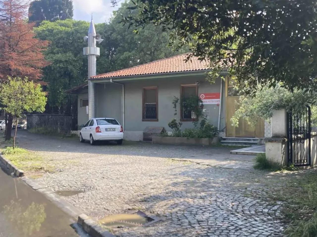 Zeytinburnu,Yedikule Mezarligi Sk. - 2